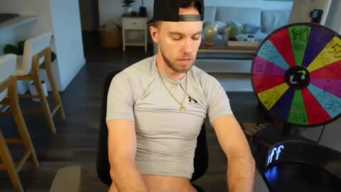 Snapshot of troy_greenxo chatting on 02-20-26, 10:32 Troy Green online show from 02-20-26, 10:32