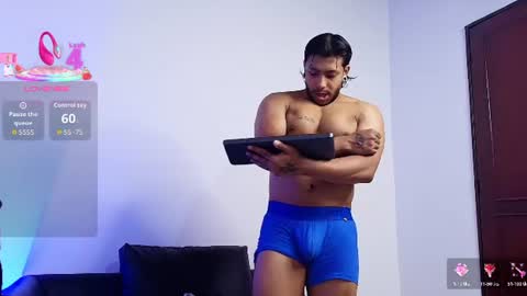 Snapshot of troy_lee1 chatting on 08-06-26, 10:55 online show from 08-06-26, 10:55
