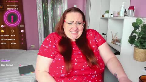 Snapshot of truly_goddess chatting on 02-05-25, 01:22 Adelle online show from 02-05-25, 01:22