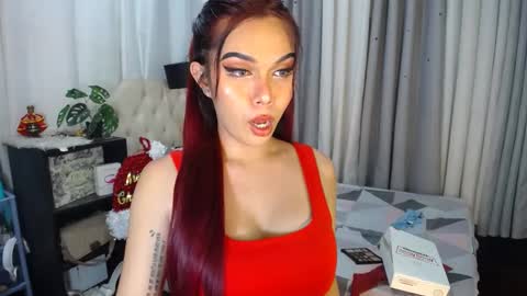 Snapshot of ts_tatiana chatting on 12-23-24, 11:57 billie online show from 12-23-24, 11:57