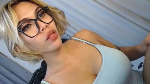 Snapshot of ts_tatiana chatting on 10-13-25, 10:54 billie online show from 10-13-25, 10:54