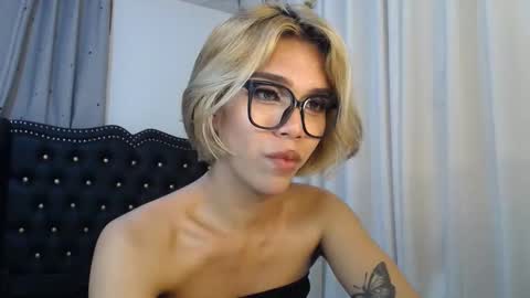 Snapshot of ts_tatiana chatting on 10-16-25, 11:28 billie online show from 10-16-25, 11:28