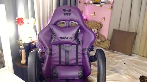    online show from 12-04-25, 12:25