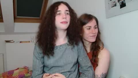 Snapshot of tsbubbles760 chatting on 10-16-25, 08:32 TSBubbles online show from 10-16-25, 08:32