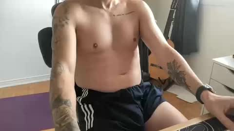 TT Boy2000 online show from 10-10-25, 01:43