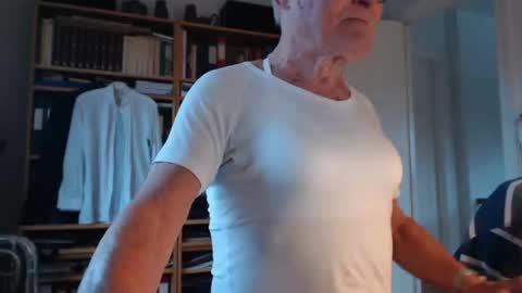 Snapshot of tubaist chatting on 01-14-25, 09:02 FINN but call me NANNA online show from 01-14-25, 09:02