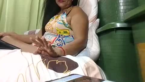 Snapshot of tuchmegently chatting on 11-13-25, 11:14 Mae online show from 11-13-25, 11:14