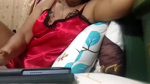 Snapshot of tuchmegently chatting on 02-12-26, 08:59 Mae online show from 02-12-26, 08:59