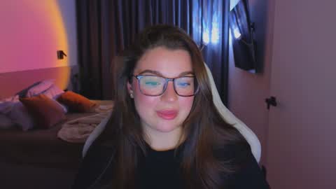 Ariana online show from 10-15-25, 09:04