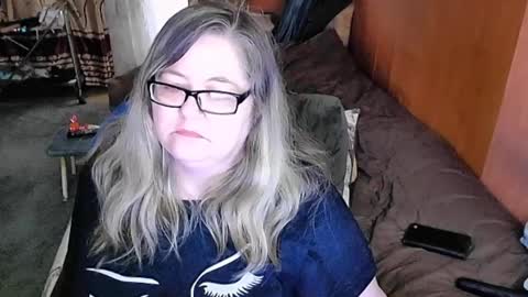 Snapshot of tviks chatting on 02-16-25, 07:26 Lana online show from 02-16-25, 07:26