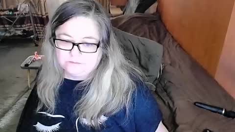 Snapshot of tviks chatting on 02-17-25, 02:20 Lana online show from 02-17-25, 02:20