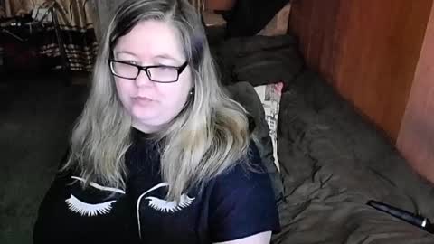 Snapshot of tviks chatting on 02-17-25, 08:04 Lana online show from 02-17-25, 08:04