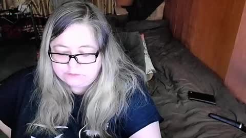 Snapshot of tviks chatting on 02-17-25, 11:09 Lana online show from 02-17-25, 11:09