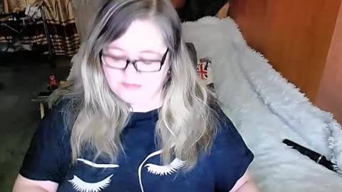 Snapshot of tviks chatting on 02-18-25, 10:58 Lana online show from 02-18-25, 10:58