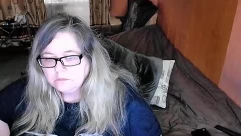 Snapshot of tviks chatting on 02-21-25, 01:11 Lana online show from 02-21-25, 01:11