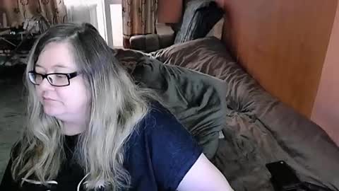 Snapshot of tviks chatting on 02-23-25, 04:07 Lana online show from 02-23-25, 04:07