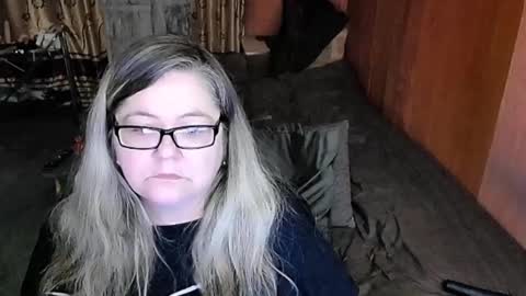 Snapshot of tviks chatting on 02-23-25, 11:36 Lana online show from 02-23-25, 11:36