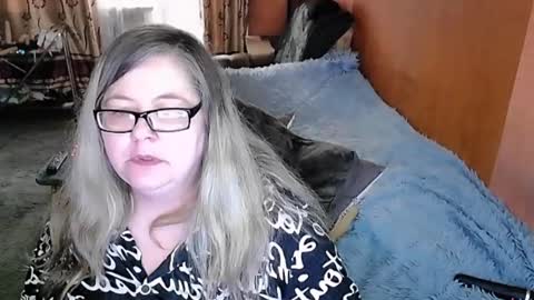 Snapshot of tviks chatting on 02-27-25, 04:31 Lana online show from 02-27-25, 04:31