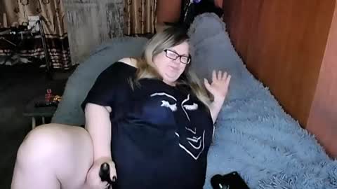 Snapshot of tviks chatting on 02-28-25, 08:39 Lana online show from 02-28-25, 08:39