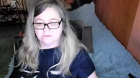 Snapshot of tviks chatting on 03-02-25, 08:48 Lana online show from 03-02-25, 08:48