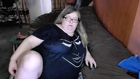 Snapshot of tviks chatting on 03-06-25, 07:25 Lana online show from 03-06-25, 07:25