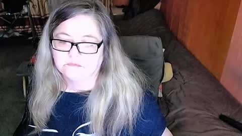 Snapshot of tviks chatting on 03-07-25, 12:04 Lana online show from 03-07-25, 12:04