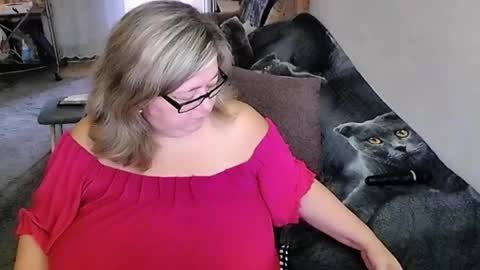 Snapshot of tviks chatting on 09-16-25, 11:39 Lana online show from 09-16-25, 11:39