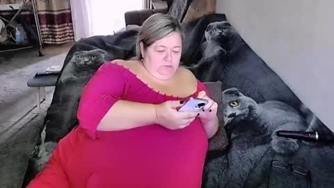 Snapshot of tviks chatting on 09-23-25, 01:41 Lana online show from 09-23-25, 01:41