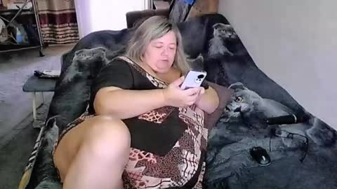 Snapshot of tviks chatting on 09-30-25, 07:02 Lana online show from 09-30-25, 07:02