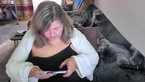 Snapshot of tviks chatting on 10-07-25, 01:36 Lana online show from 10-07-25, 01:36