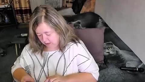 Snapshot of tviks chatting on 10-26-25, 11:09 Lana online show from 10-26-25, 11:09