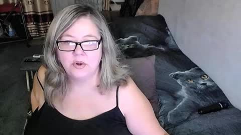 Snapshot of tviks chatting on 11-09-25, 11:25 Lana online show from 11-09-25, 11:25