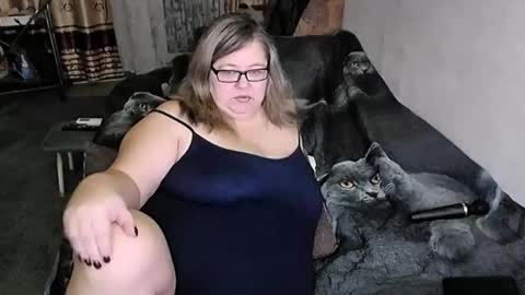 Snapshot of tviks chatting on 11-24-25, 10:53 Lana online show from 11-24-25, 10:53