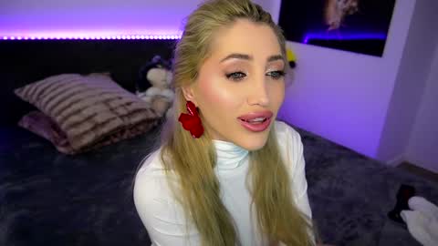 MayCarrey online show from 02-07-25, 01:04