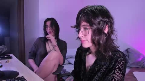 Eve  Lili online show from 10-14-25, 11:27