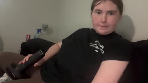 Snapshot of twinfl4m3ss chatting on 12-14-25, 11:31 twinfl4m3ss online show from 12-14-25, 11:31