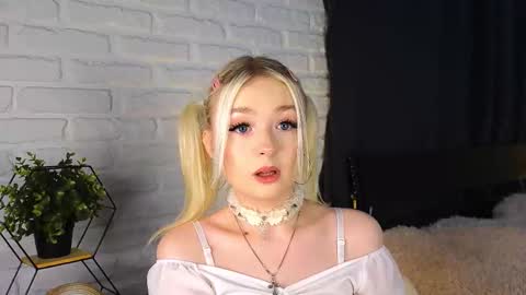 twinklefluff online show from 10-01-25, 03:51