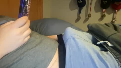 Snapshot of twinkmikexxx12 chatting on 01-11-25, 04:48 mike online show from 01-11-25, 04:48