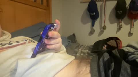 Snapshot of twinkmikexxx12 chatting on 02-05-25, 10:44 mike online show from 02-05-25, 10:44