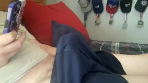 Snapshot of twinkmikexxx12 chatting on 09-10-25, 05:35 mike online show from 09-10-25, 05:35