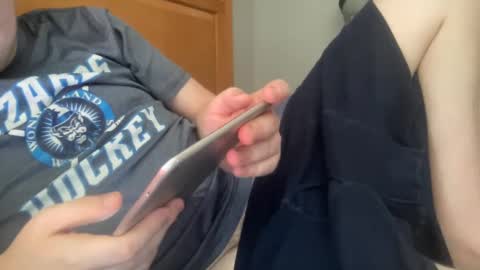 Snapshot of twinkmikexxx12 chatting on 09-11-25, 04:07 mike online show from 09-11-25, 04:07