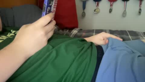 Snapshot of twinkmikexxx12 chatting on 09-19-25, 06:30 mike online show from 09-19-25, 06:30