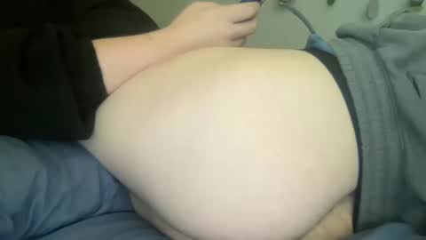 Snapshot of twinkmikexxx12 chatting on 10-10-25, 05:23 mike online show from 10-10-25, 05:23