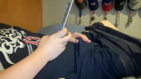 Snapshot of twinkmikexxx12 chatting on 10-15-25, 09:48 mike online show from 10-15-25, 09:48