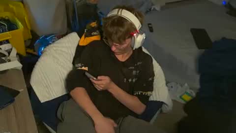 Snapshot of twinktools chatting on 09-27-25, 02:44 shytwink online show from 09-27-25, 02:44