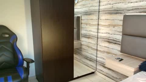 twinslovers_ online show from 12-15-25, 03:33