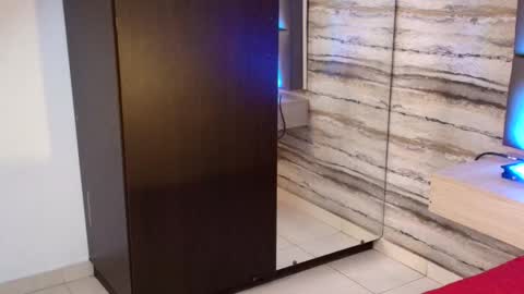 twinslovers_ online show from 12-17-25, 03:34