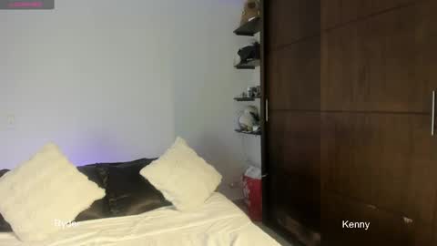 Snapshot of twintease chatting on 02-25-25, 04:10 twintease online show from 02-25-25, 04:10
