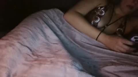 twizzler_twizzle online show from 11-06-25, 12:22