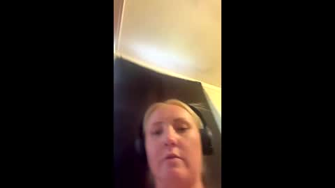 Snapshot of two_spacebunz chatting on 03-02-25, 09:32 two spacebunz online show from 03-02-25, 09:32